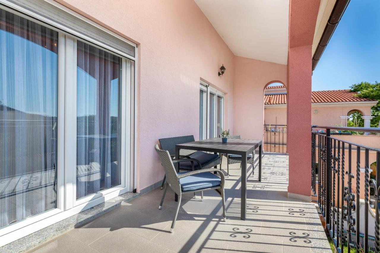 Apartman Vera Pula Exterior photo